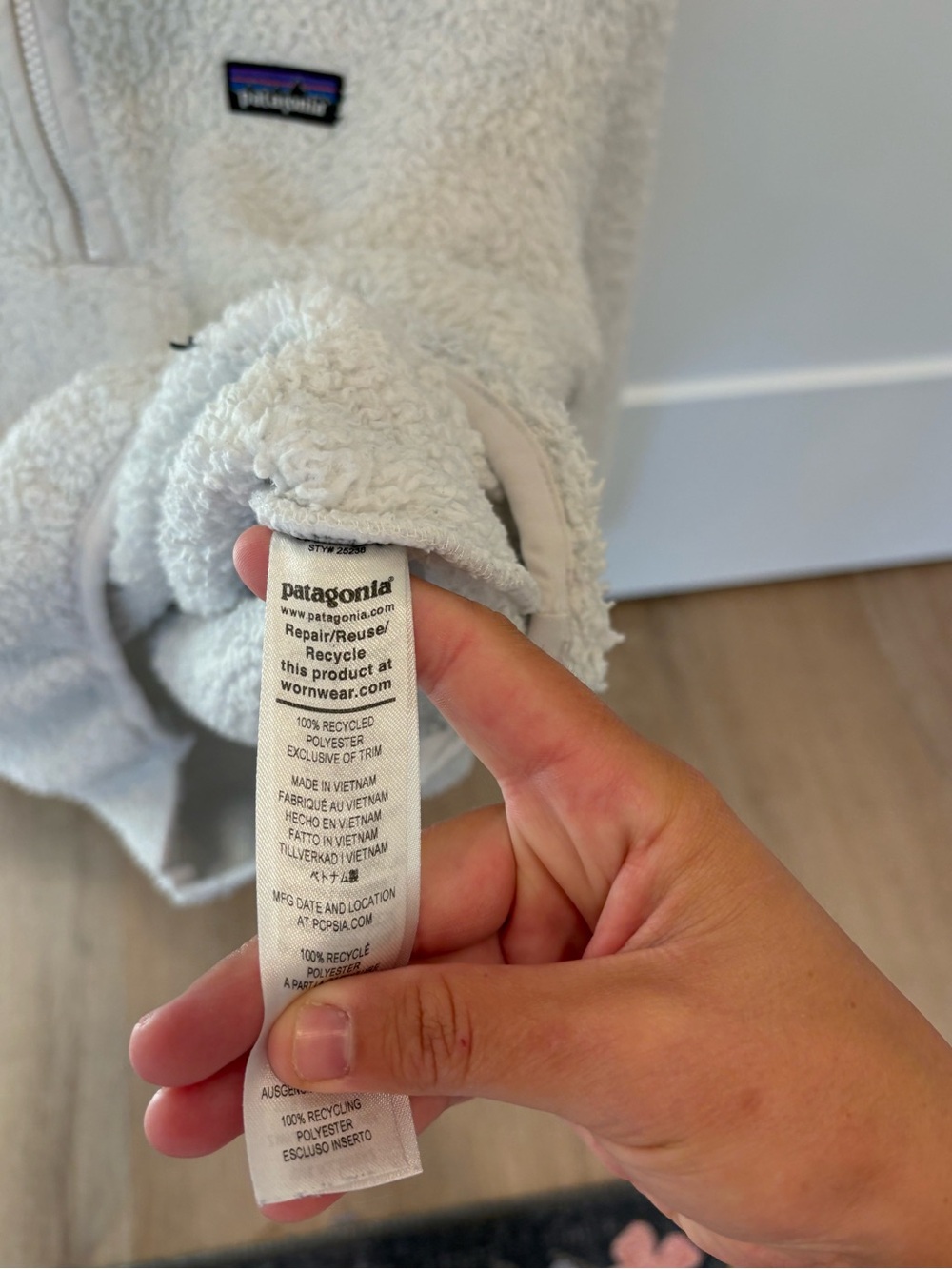 Patagonia White Quarter Zip - Picture 4 of 7